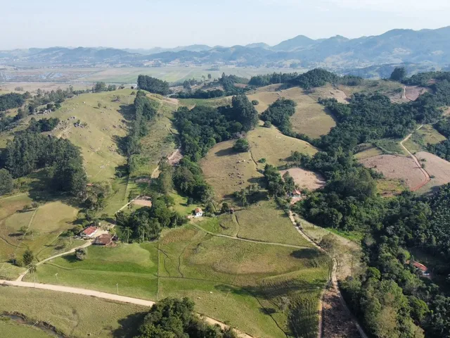 Imagem 1: Sítio em Imaruí-SC: 71.313m² com Casa, Nascentes e Potencial Turístico! Financiável!
