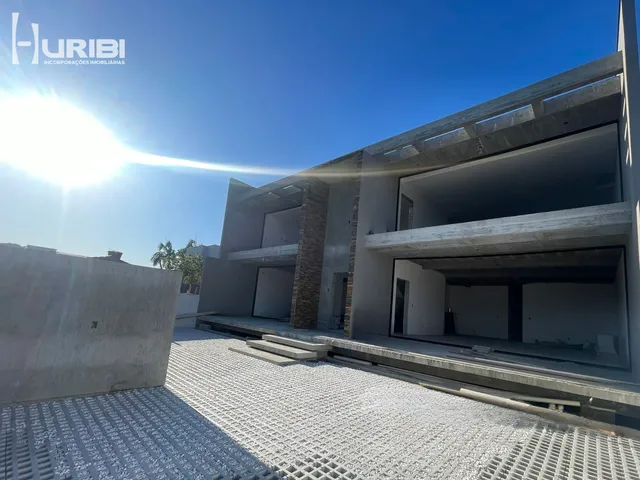 Imagem 1: Impecável apartamento à venda no Centro de Garopaba-SC!
