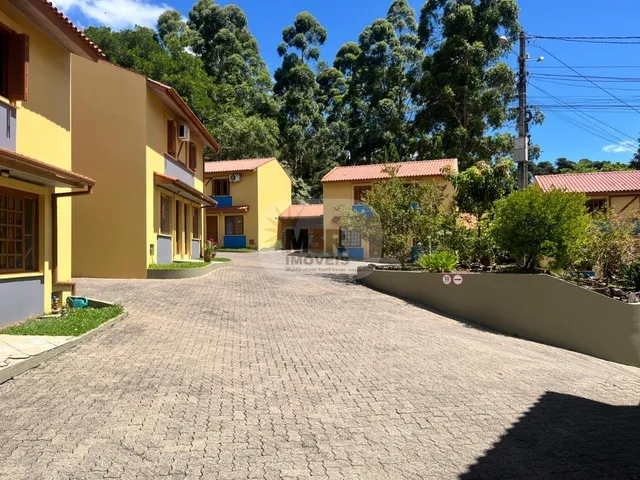 Imagem 2: Sobrado em Condomínio Nova Petrópolis | 3 Dormitórios no Bairro Piá