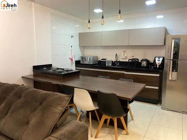 Imagem: A casa possui 2 Dormitórios, 2 Banheiros, 92m² de Área