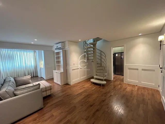 Imagem: A casa possui 3 Dormitórios, 1 Suíte, 4 Banheiros, 2