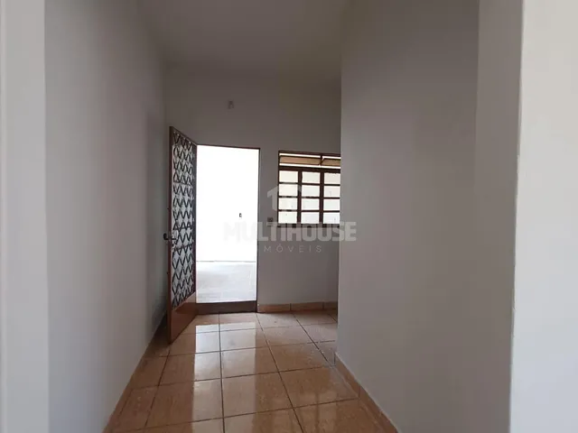 Imagem 2: Casa para locação com 3 quartos e SEM VAGA no bairro Glória, Belo Horizonte - MG