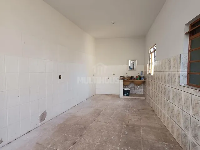 Imagem 5: Casa para locação com 3 quartos e SEM VAGA no bairro Glória, Belo Horizonte - MG