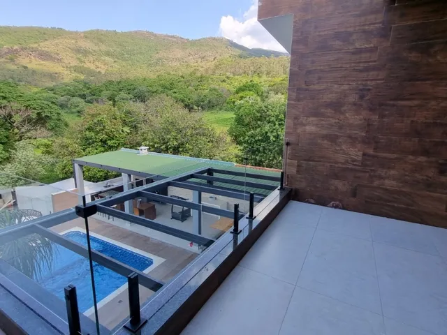 Imagem: Sobrado com Vista para a Pedra Grande 