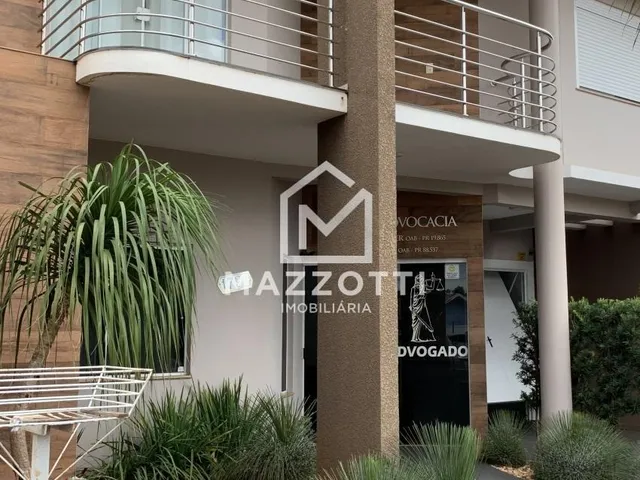 Imagem: A casa possui 4 Dormitórios, 1 Suíte, 3 Banheiros, 2 Vagas