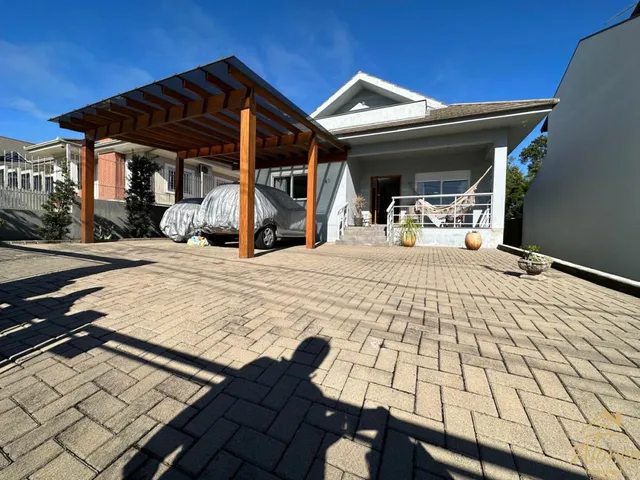 Imagem 3: Casa com Três dormitórios ,sendo duas SUITES. Bairro Pousada da Neve, Nova Petrópolis