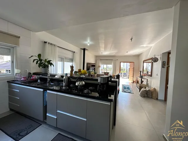 Imagem 12: Casa com Três dormitórios ,sendo duas SUITES. Bairro Pousada da Neve, Nova Petrópolis