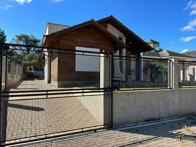 Imagem: Casa à venda com três dormitórios sendo