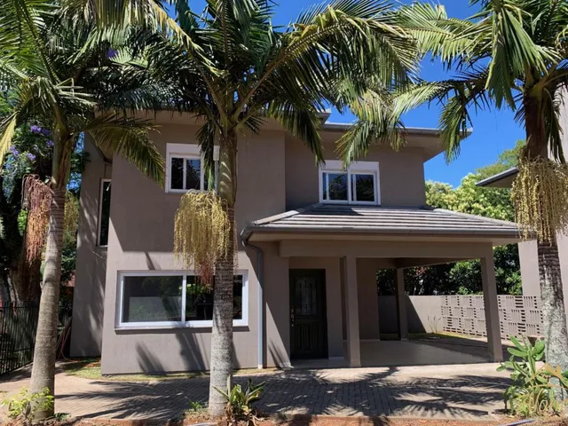 Imagem: Casa com três dormitórios sendo uma suíte