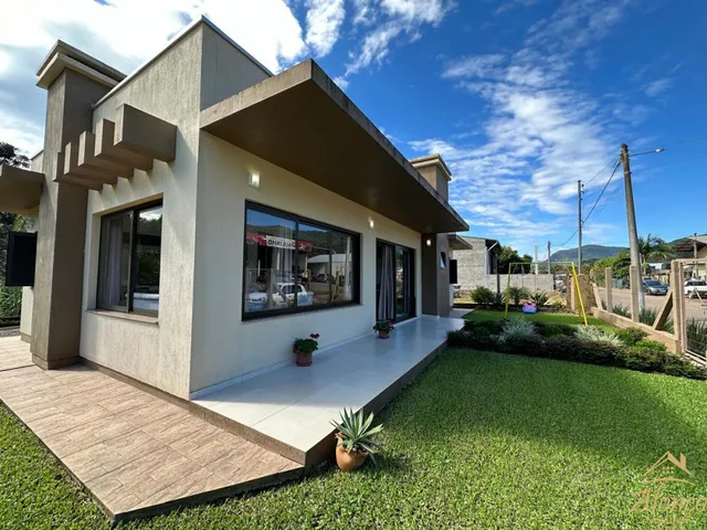 Imagem: Casa com três dormitórios no centro de