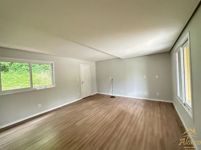 Imagem 4: Sobrado com três dormitórios sendo uma suíte. Bairro Recanto do Sossego, Nova