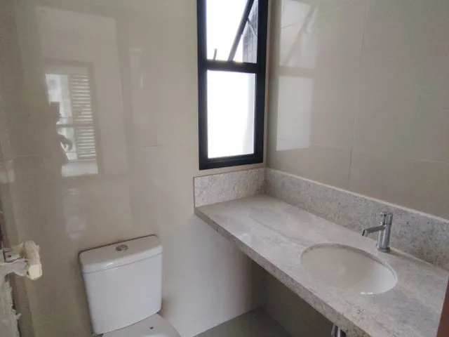 Imagem 7: ALUGO Apartamento 23m² - Graça, quarto, banheiro e varanda vista para rua. Valor da