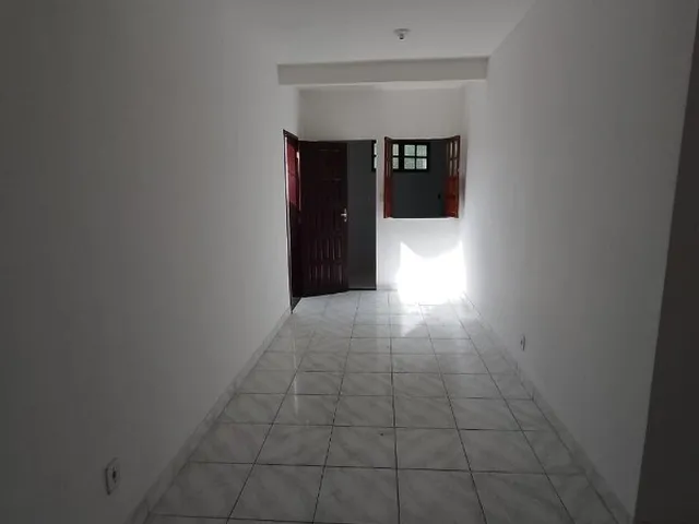 Imagem 3: Alugo Apartamento com 36m² e garagem de 39m², 1/4 e sala com 2 banheiros. Valor de