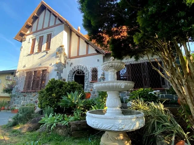 Imagem: Casa para Venda em Porto Alegre / RS no
