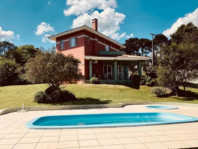 Imagem: Casa Sobrado com Piscina e Amplo Terreno