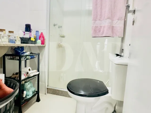 Imagem 2: Apartamento de 3 Quartos com Suíte e 2 Vagas de Garagem À Venda em Vargem Pequena, Rio de Janeiro-Rj
