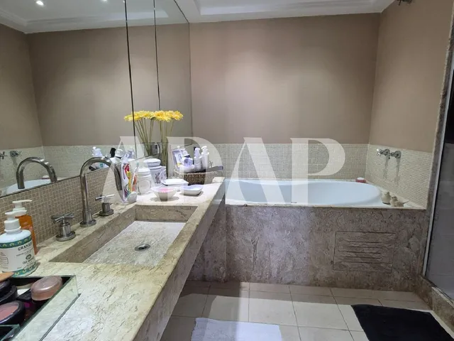Imagem 10: Cobertura Duplex na Barra da Tijuca - 5 Quartos, 2 Suítes, 3 Salas, 6 Banheiros, 3 Vagas