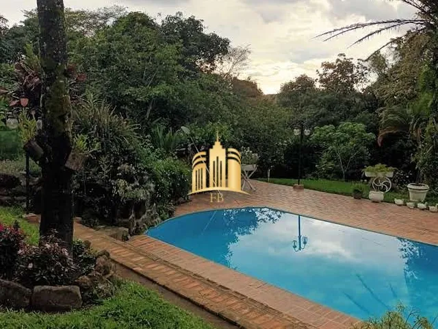 Imagem 2: Sítio comercial à venda em Contagem-MG, 5 quartos, 1 suíte, 3 salas, 4 banheiros, 5