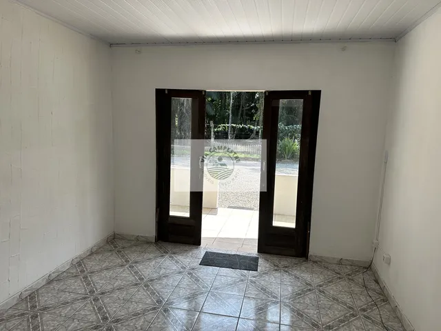 Imagem 3: Sítio com 3.513 m², casa com 2 quartos, amplo rancho, frente para o asfalto