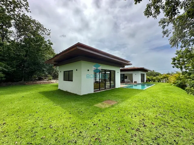 Imagem 15: Casa de luxo à venda na Praia do Forte, Condomínio Praia do Castelo, 5 suítes, alto