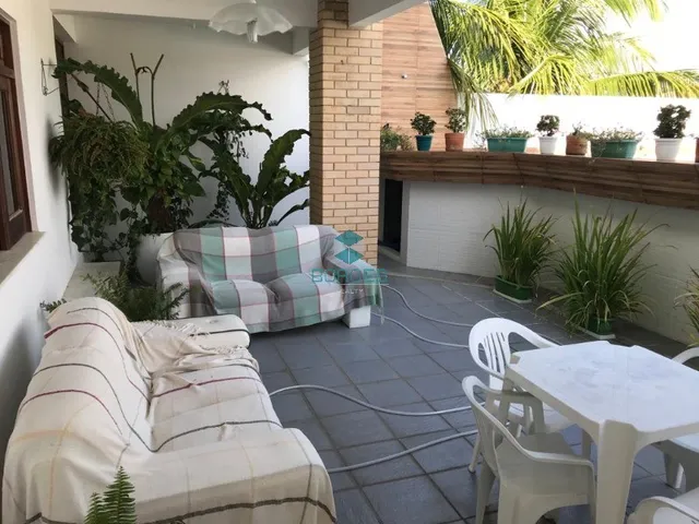 Imagem 3: Casa à Venda em Vilas do Atlântico - 456 m², Piscina, 4 Quartos e Mirante com Vista