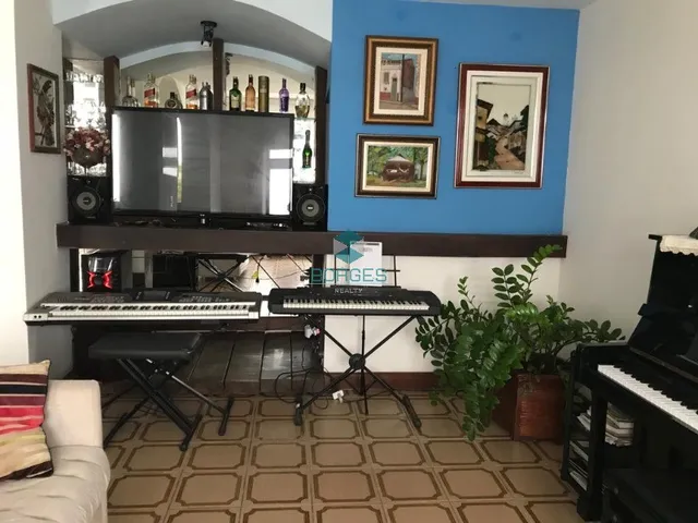 Imagem 9: Casa à Venda em Vilas do Atlântico - 456 m², Piscina, 4 Quartos e Mirante com Vista
