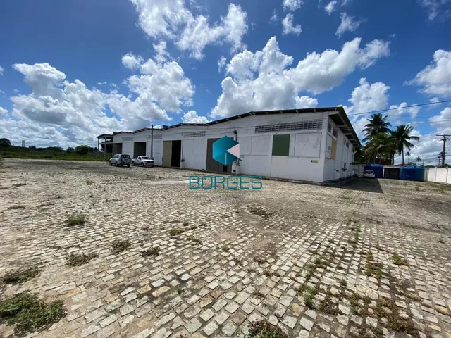Imagem: O depósito possui 2 Banheiros, 20.000m² de Área e está