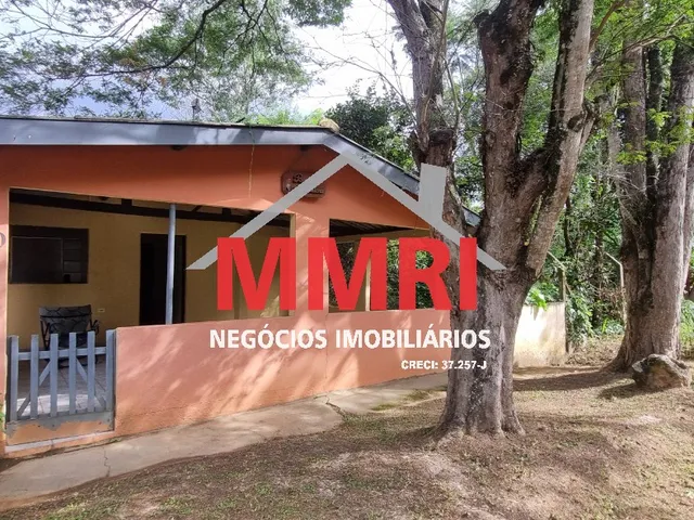 Imagem: A chácara possui 3 Dormitórios, 2 Banheiros, Imóvel