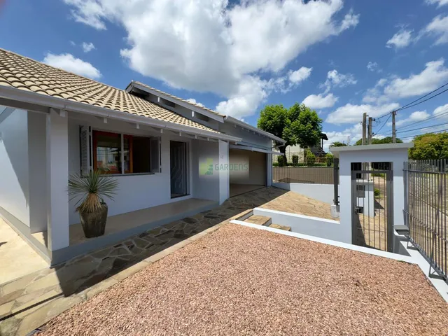 Imagem: Casa com quiosque à venda em Encosta do