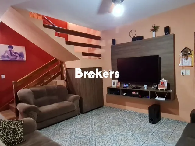 Imagem: A casa possui 3 Dormitórios, 1 Suíte, 2 Banheiros, 2