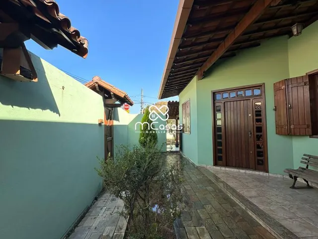 Imagem: Charmosa casa colonial à venda no bairro