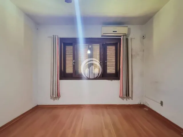 Imagem 6: Casa de 2 pavimentos com amplo terreno