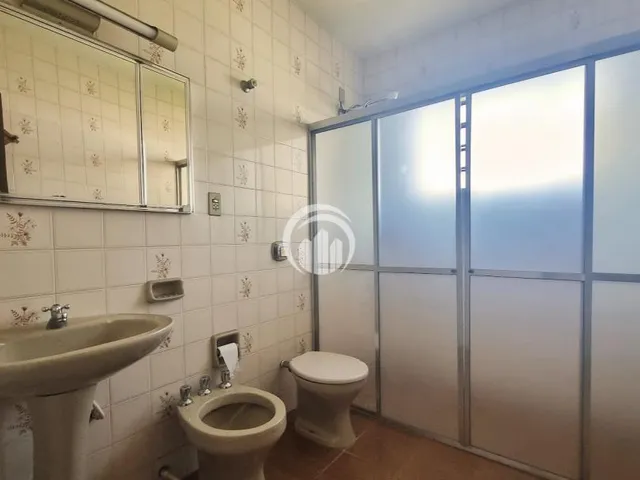 Imagem 15: Casa de 2 pavimentos com amplo terreno