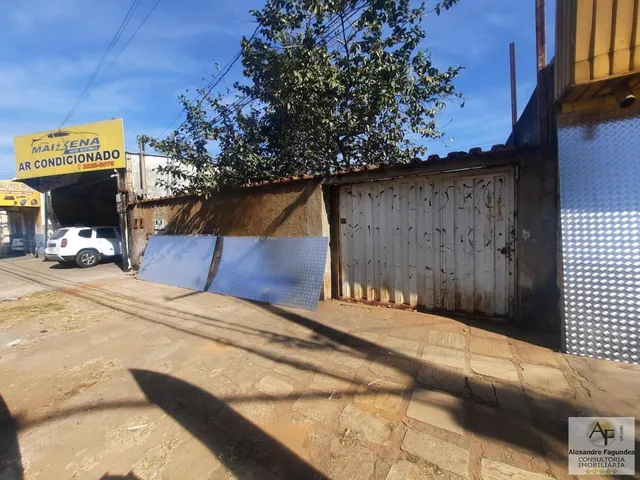 Imagem 6: Imóvel Comercial para Venda em Goiânia, Setor Aeroporto, 3 Dormitórios, 1 Banheiro, 4 Vagas