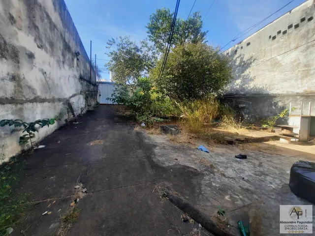 Imagem 10: Imóvel Comercial para Venda em Goiânia, Setor Aeroporto, 3 Dormitórios, 1 Banheiro, 4 Vagas