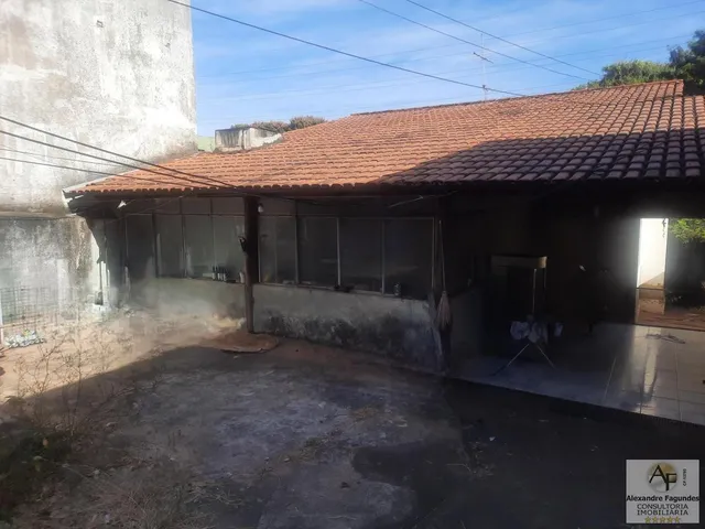 Imagem 11: Imóvel Comercial para Venda em Goiânia, Setor Aeroporto, 3 Dormitórios, 1 Banheiro, 4 Vagas