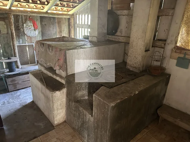 Imagem 16: Terreno para sitio com 2.733 m2 escriturado, com residencia de 3 quartos, lago, toda