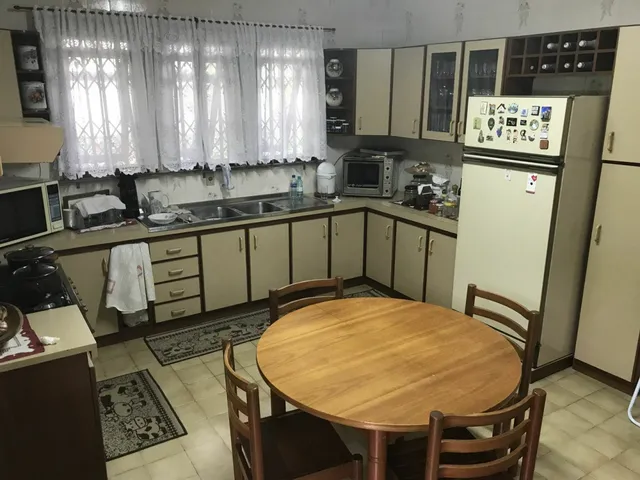 Imagem 3: Residencia averbada no Bom Retiro, 4 dormitorios, pode ser financiada