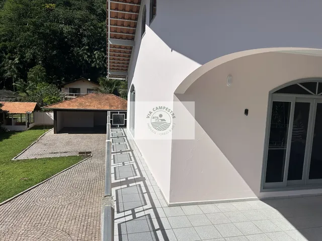Imagem 15: Sobrado com suite e mais 2 quartos, terreno amplo, de frente para o asfalto, piscina, 5