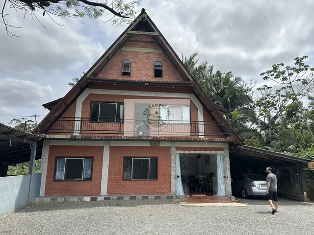 Imagem: O terreno possui 3 Dormitórios, 9.292m² de Área e está
