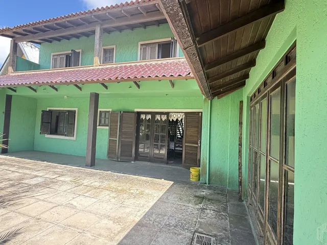 Imagem 7: Sobrado á venda em Imbé, próximo ao mar, com 6 dormitórios, sendo um dormitório