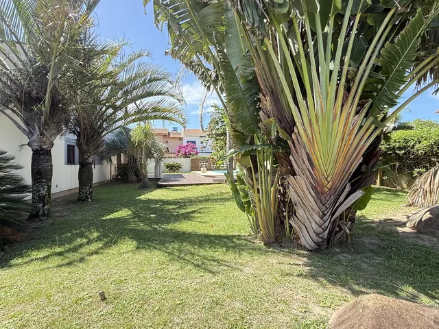 Imagem 8: Espaço, elegância e lazer, tudo isso pertinho do mar, casa com 4 suítes, piscina