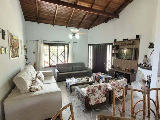 Imagem 4: Casa Mobiliada à venda no centro de Imbé, 2 terrenos, piscina! Avalia imóvel em