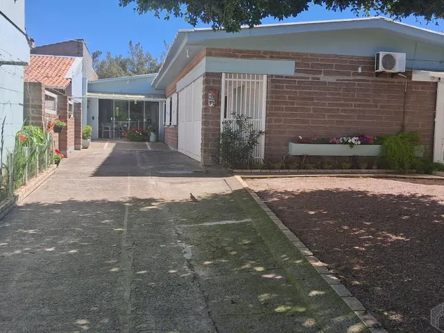 Imagem 2: Casa Térrea com Churrasqueira e Espaço Gourmet em Tramandaí - Venda