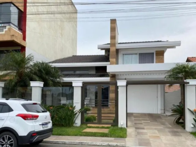 Imagem 1: Casa Mobiliada com Piscina e Espaço Gourmet/lareira no Centro em Tramandaí