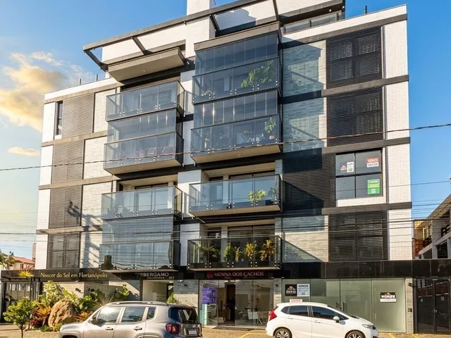 Imagem: O apartamento possui 4 Dormitórios, 1 Suíte, 2 Banheiros,