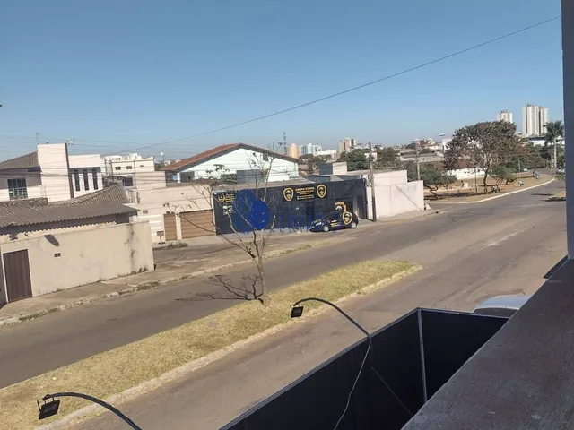 Imagem: Prédio Comercial com Residência no Bairro