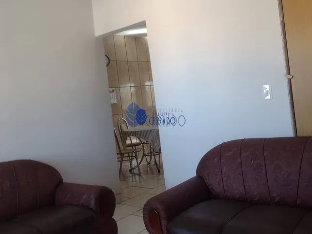 Imagem 2: Prédio Comercial com Residência no Bairro Alvorada à Venda