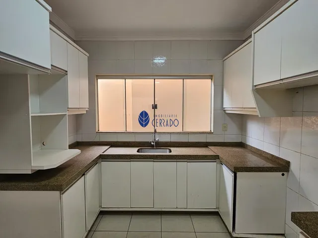 Imagem 9: Casa com 3 Quartos à Venda no Centro - Anápolis