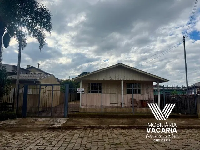 Imagem: A casa possui 2 Dormitórios, 1 Banheiro, 1 Vaga na